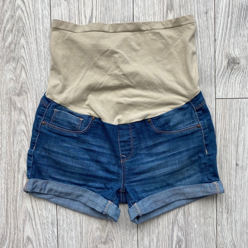 Small Bella Vida Maternity Jean Shorts